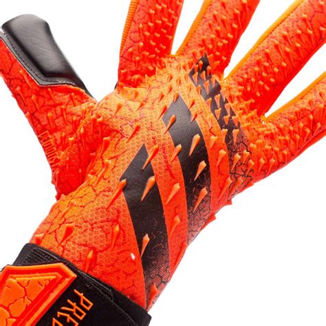 Guantes Adidas Predator .